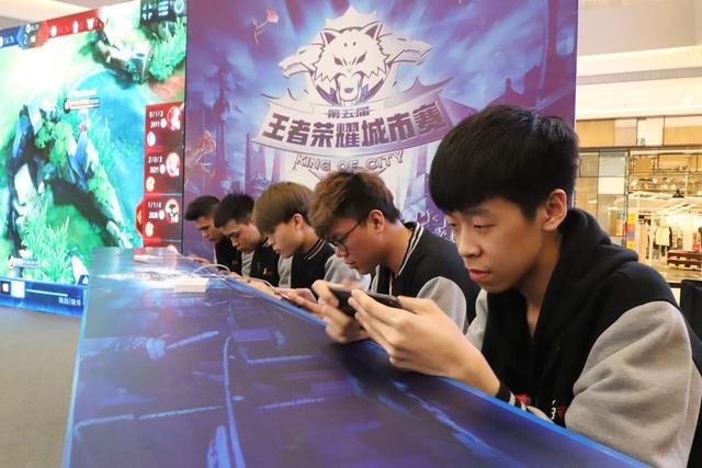 豪门同时盯